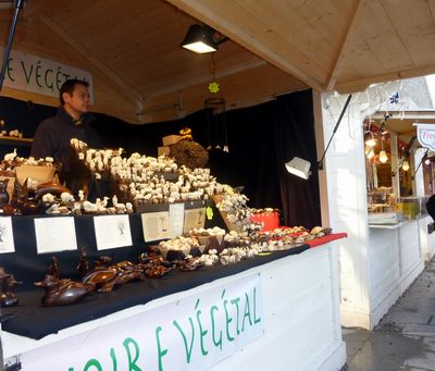 火狐电竞官方网站|巴黎圣母院被烧,暴露出法国一大治国软肋(图2) 火狐电竞