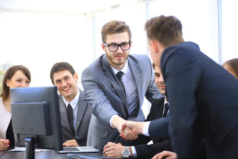 间谍卫星拍到4架新型隐轰将首飞美:领先B2至少30年-火狐电竞官网(图4) 火狐电竞官网